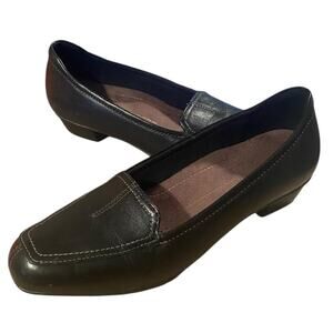 Clarks Everyday Loafers Womens 7M Black Leather Career Office Comfort Shoes